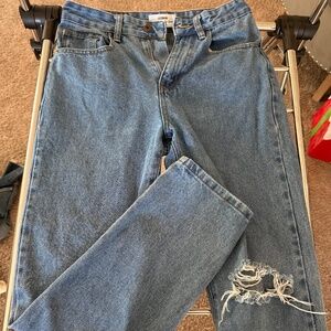 Cotton: On Blue Mom Jeans size 6 distressed knees l